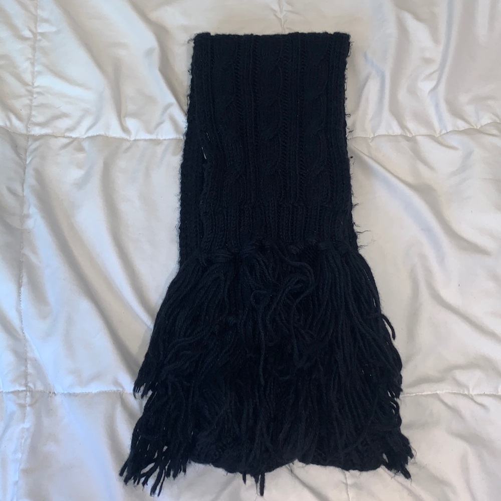 Navy Abercrombie & Fitch Cable Knit Scarf with Fringe